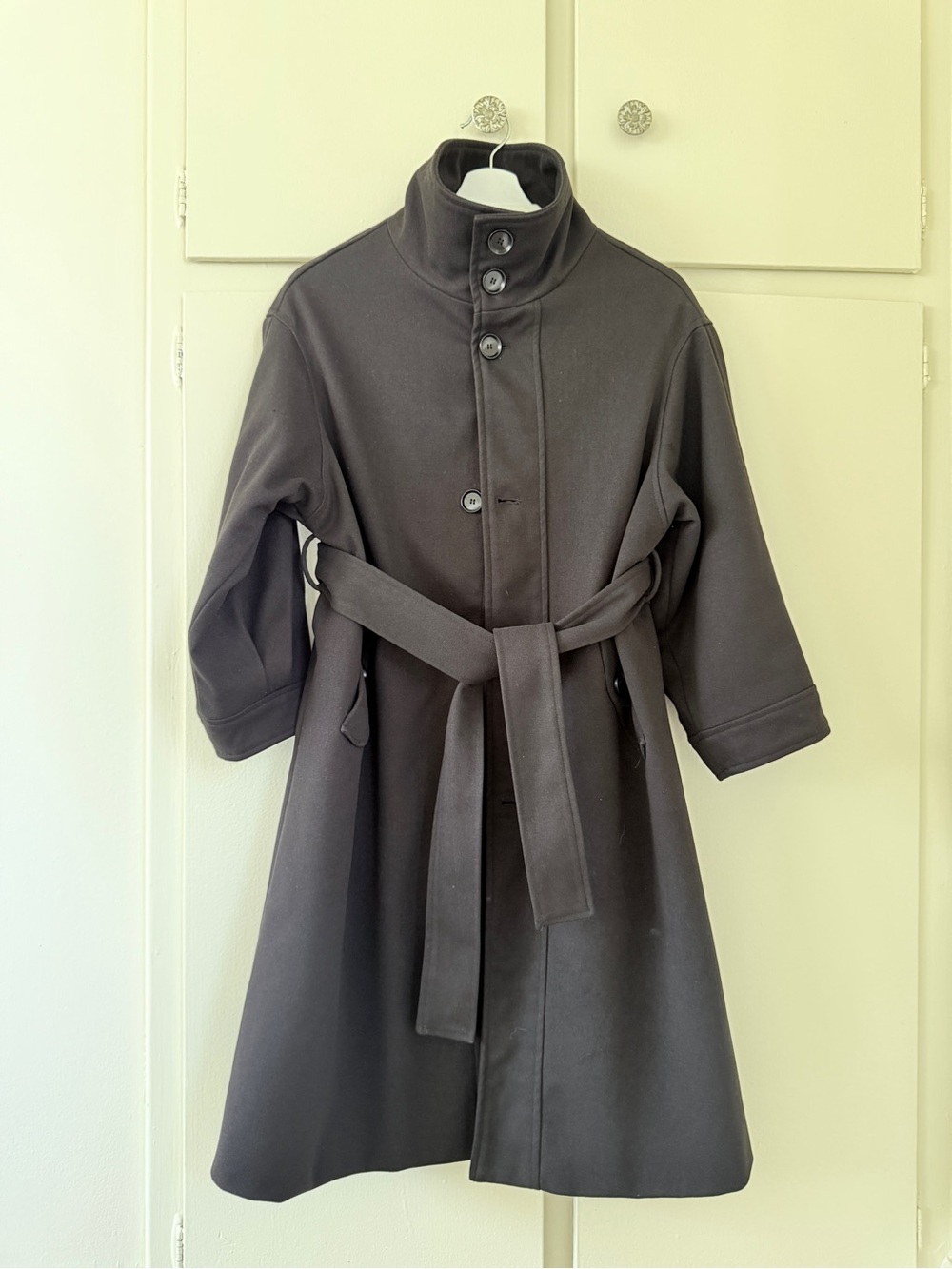 Black Korean-Style Belted Long Coat / Minimalist Wool-Look Coat